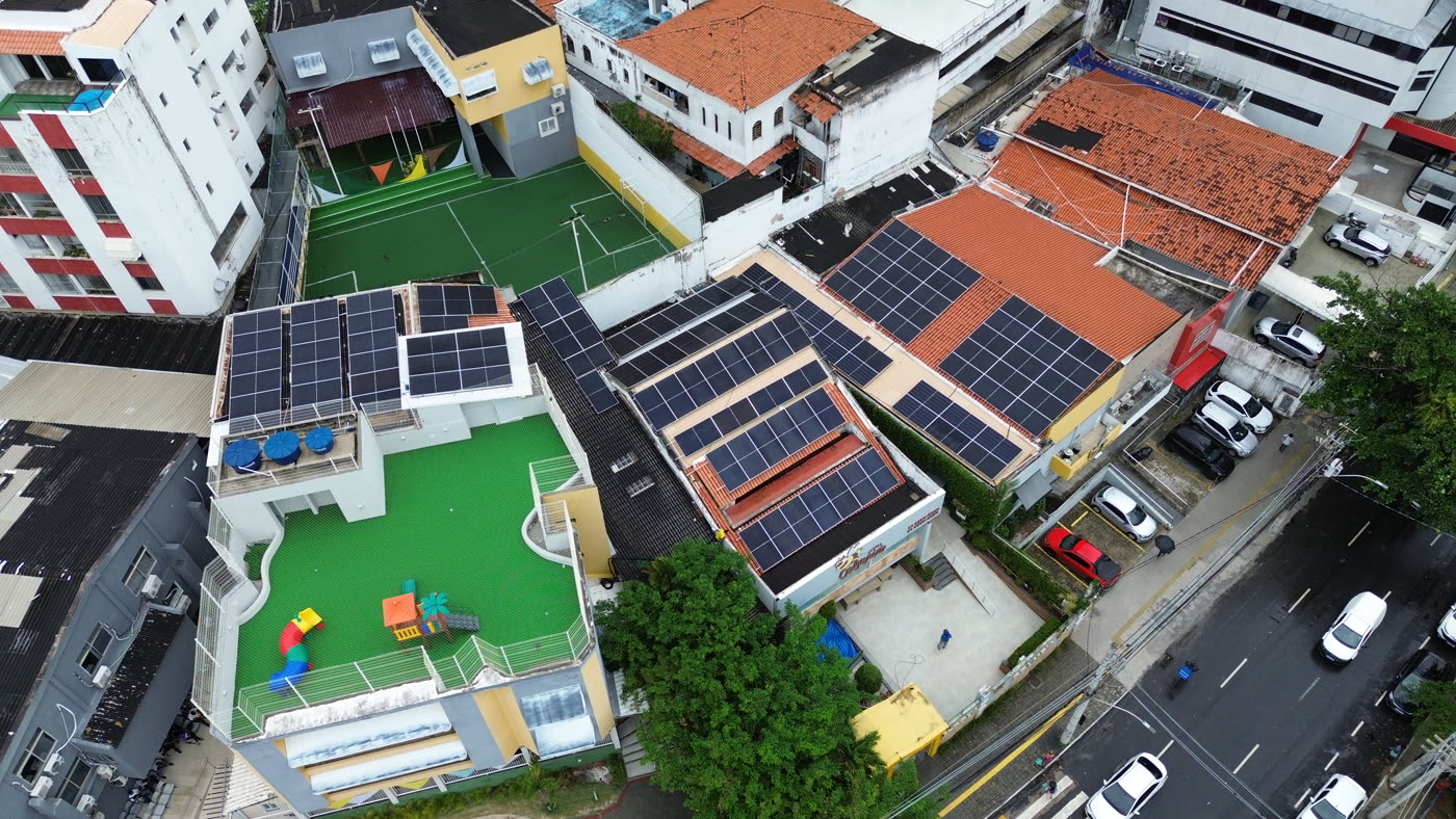 Usina solar instalada em escola